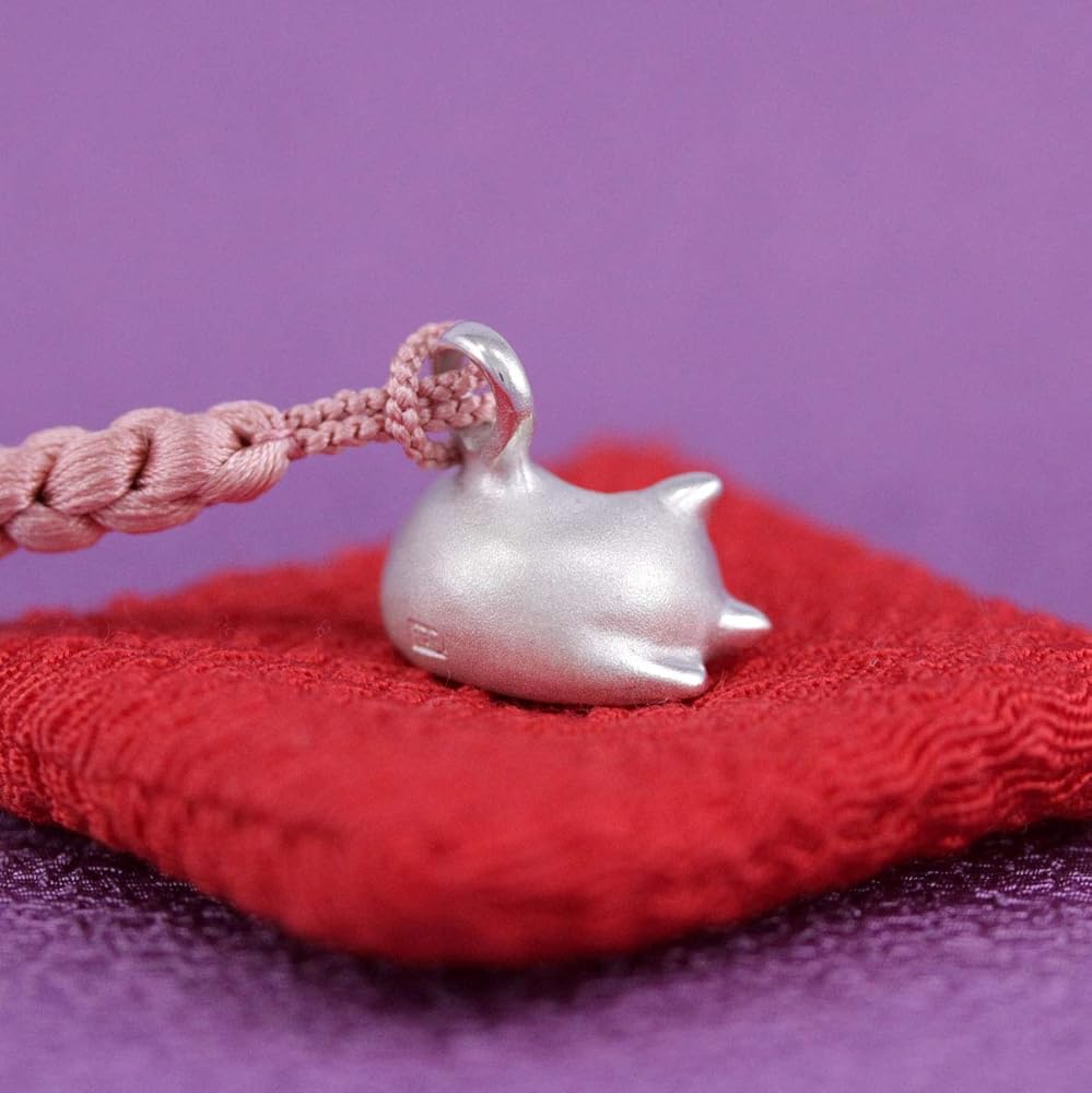 Amazon.co.jp: [梅都工房] 根付 銀製 眠り子猫・豆猫 まめねこ